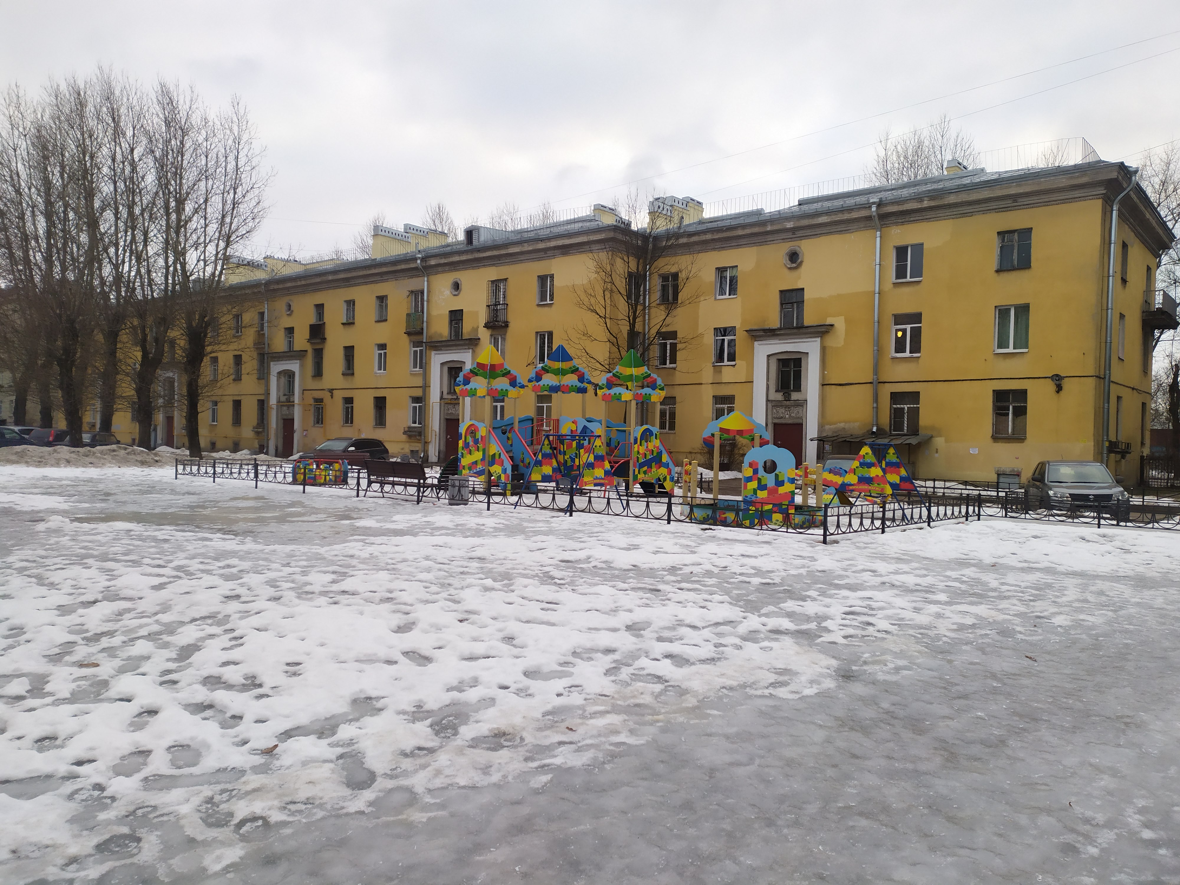 ул. Салова 22