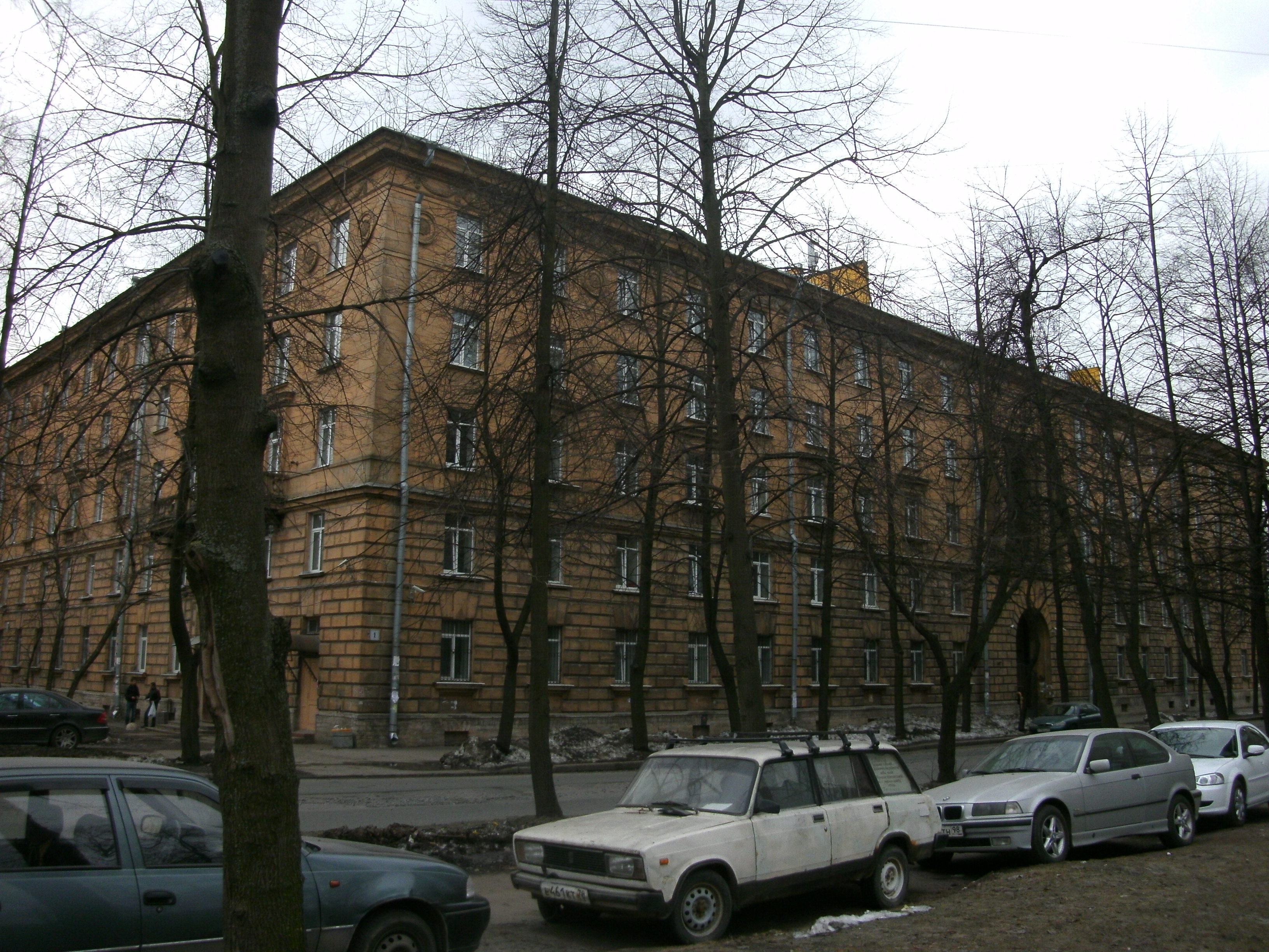 1-й Муринский пр. 1