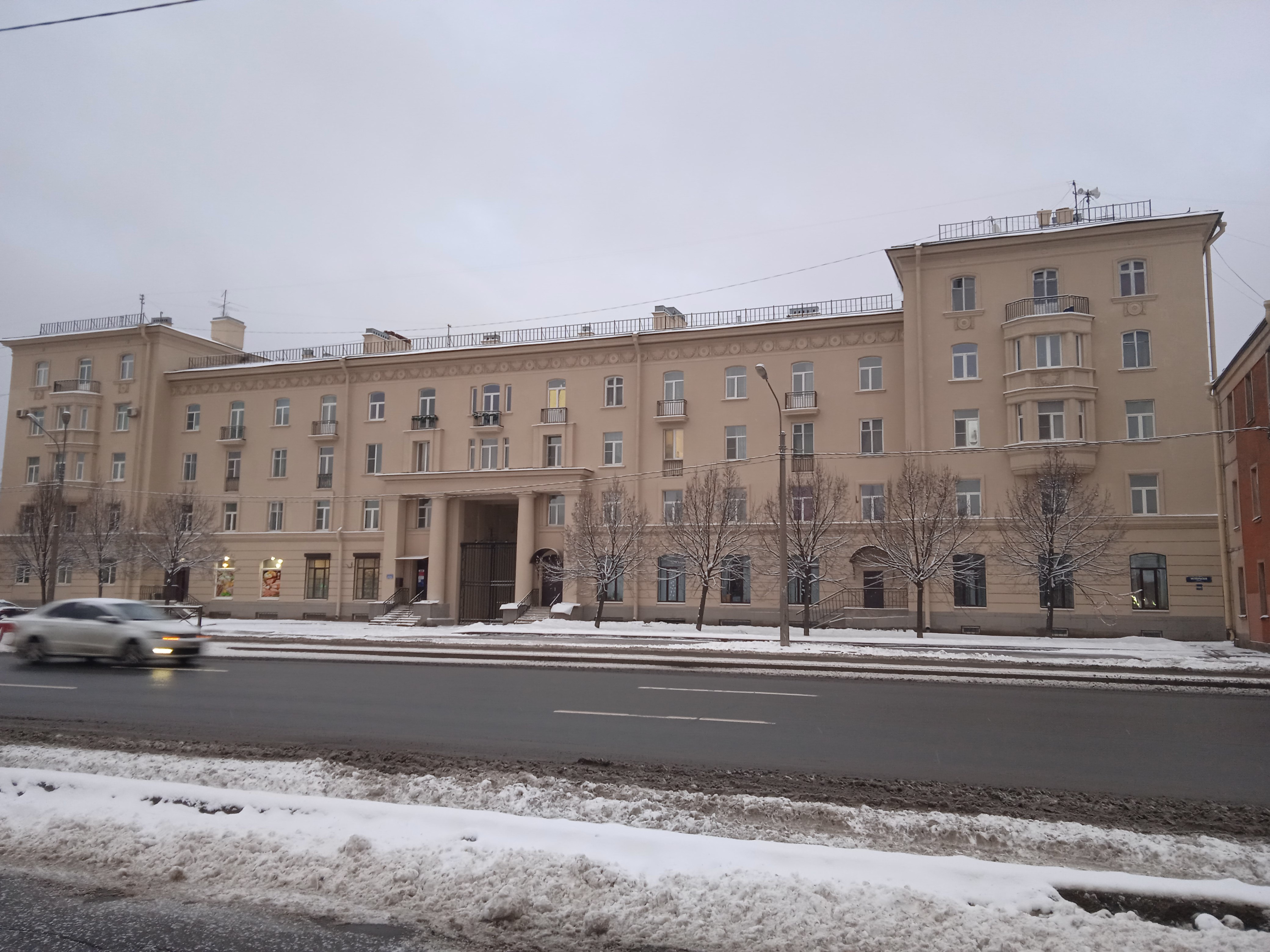 Октябрьская наб. 24к1
