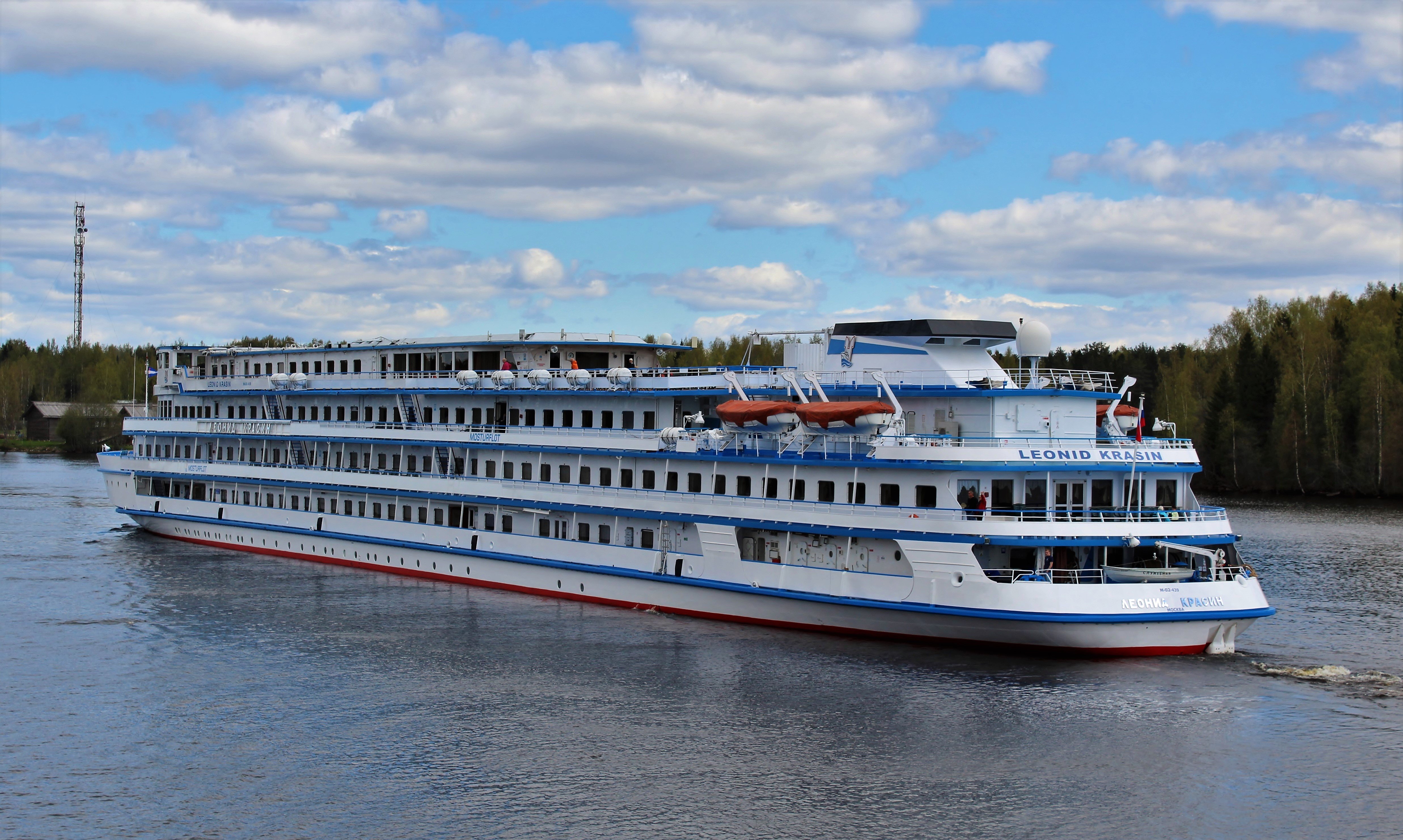теплоход леонид красин фото. красин теплоход круизы. красин теплоход круизы. корабль леонид красин. судно леонид красин.