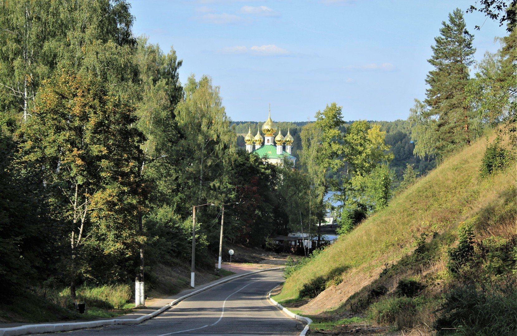 туристы в плесе