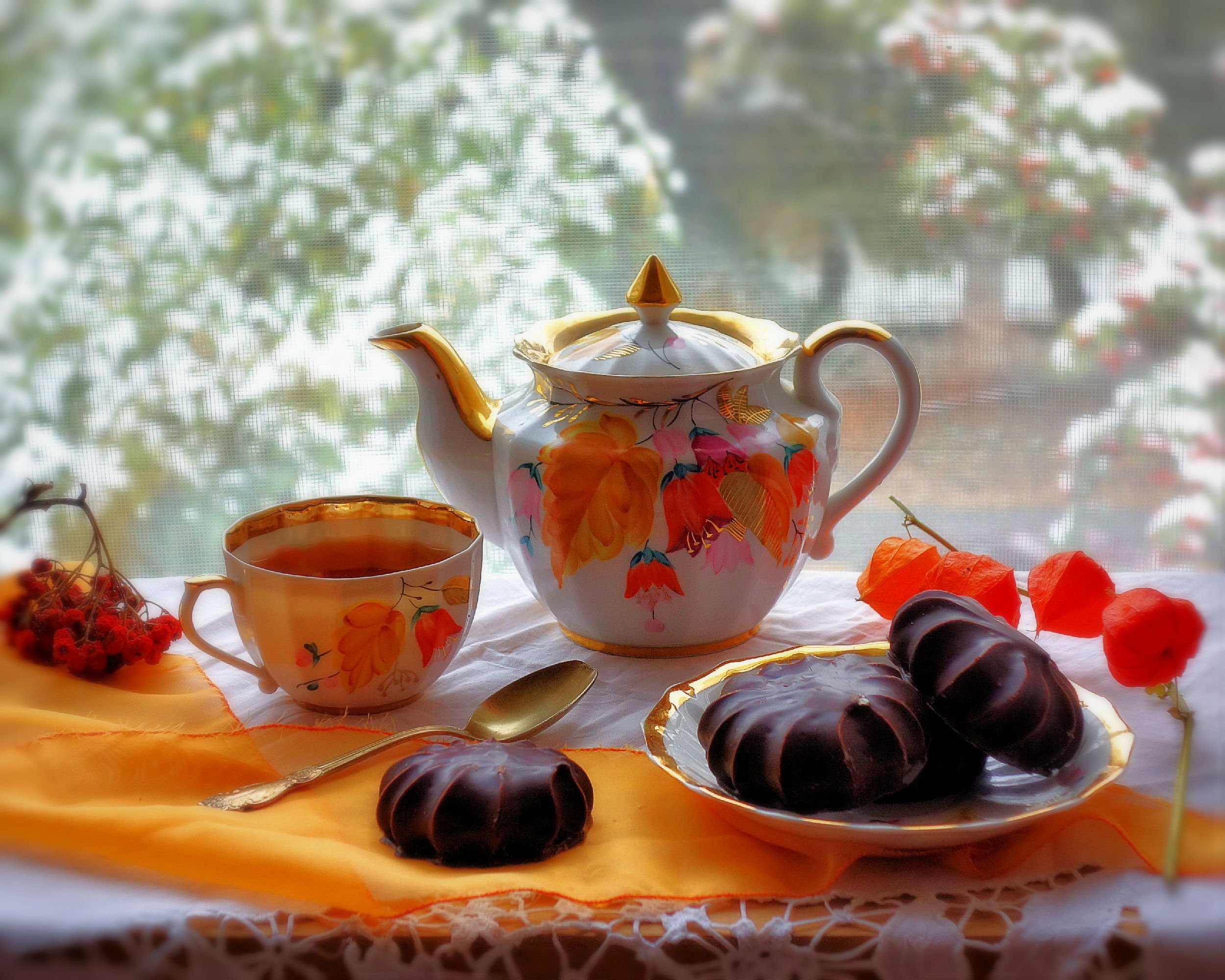 13 ноября утром. Натюрморт чаепитие. Осеннее чаепитие. Натюрморт с чашкой чая. Утреннее чаепитие.