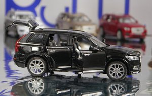 Volvo машинка металлическая Volvo машинка металлическая