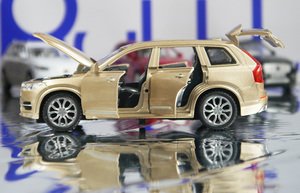 Volvo машинка металлическая Volvo машинка металлическая