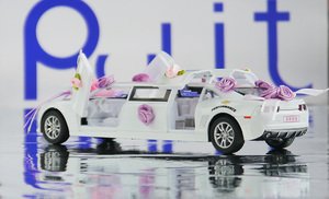 Машинка лимузин свадебный Машинка лимузин свадебный