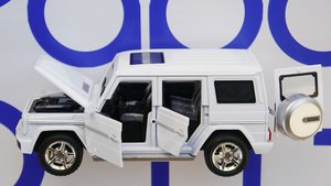 Mercedes G500 5.5 белый, открываются двери капот багажник, 1/32 Mercedes G500 5.5 белый, открываются двери капот багажник, 1/32