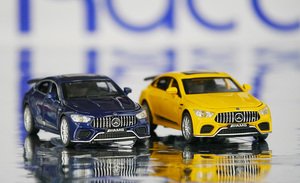 Машинка Мерседес открывается все Машинка Мерседес открывается все