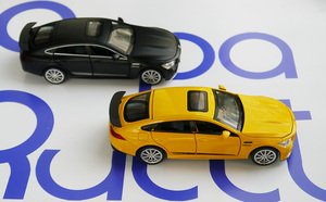Машинка Мерседес открывается все Машинка Мерседес открывается все