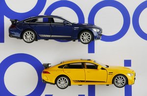 Машинка Мерседес открывается все Машинка Мерседес открывается все