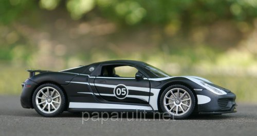 Машинка металлическая DH Porsche Martini №05 Машинка металлическая DH Porsche Martini №05
