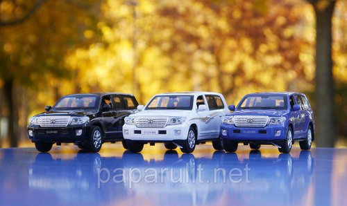 Toyota Land Cruiser машинка Toyota Land Cruiser машинка