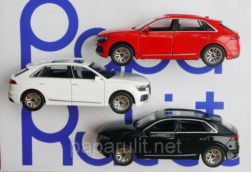 Audi Q8 машинка металлическая Audi Q8 машинка металлическая