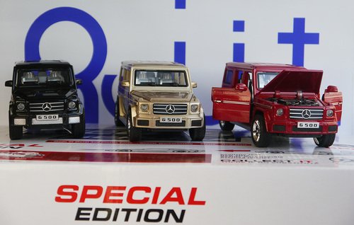 Mercedes G500 золотой, открываются двери капот багажник, 1/32 Mercedes G500 золотой, открываются двери капот багажник, 1/32