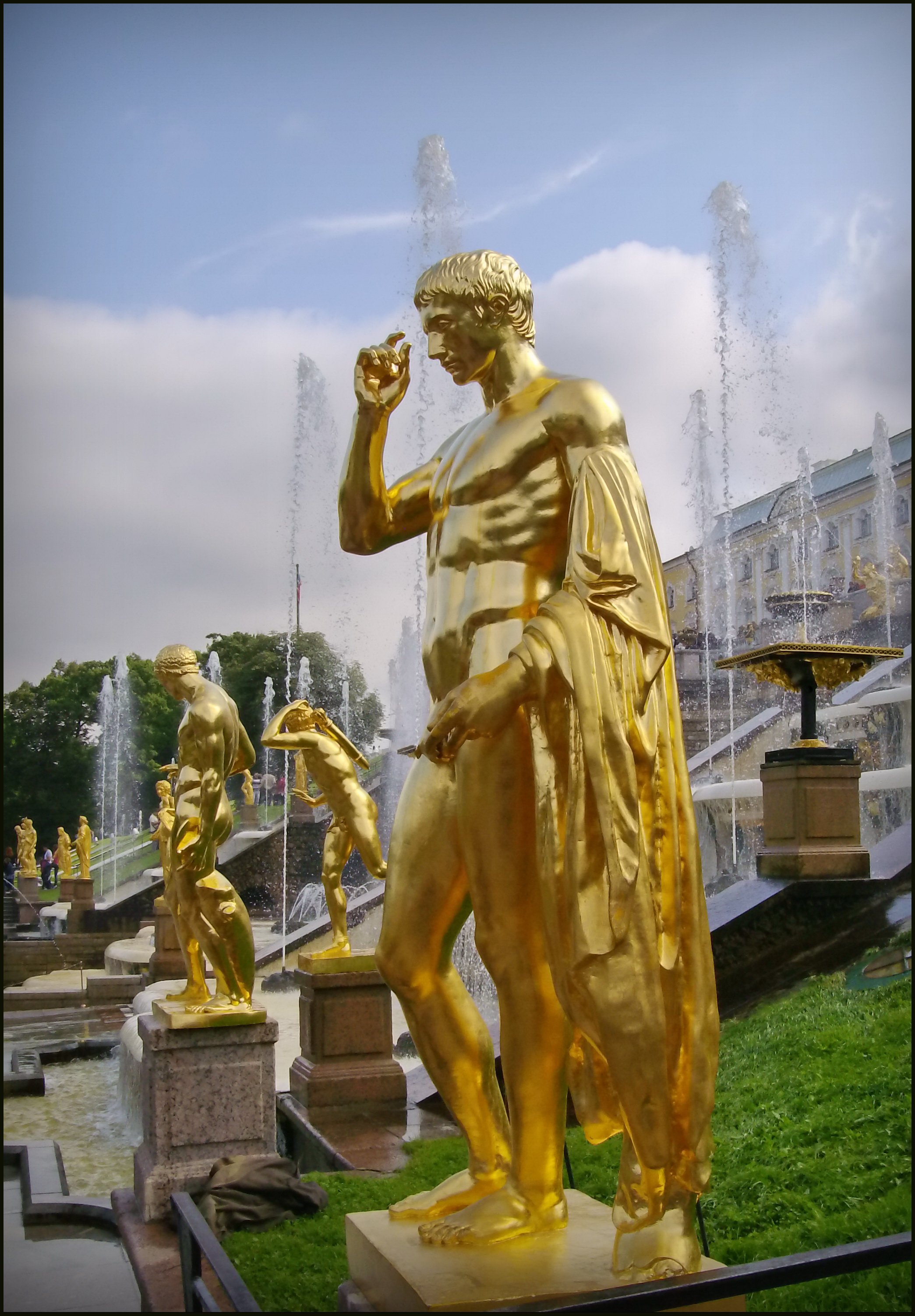 статуи петергофа