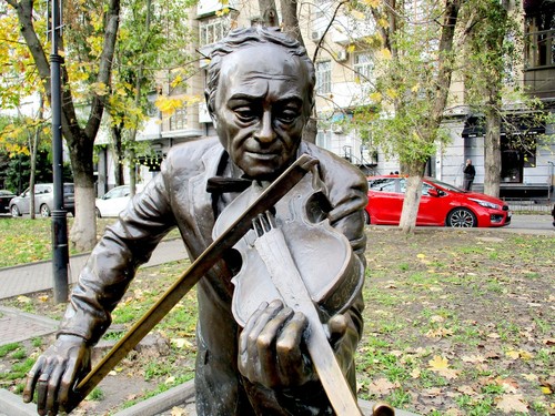 Скрипач ростовский Моня - человек, который стал частью истории города.