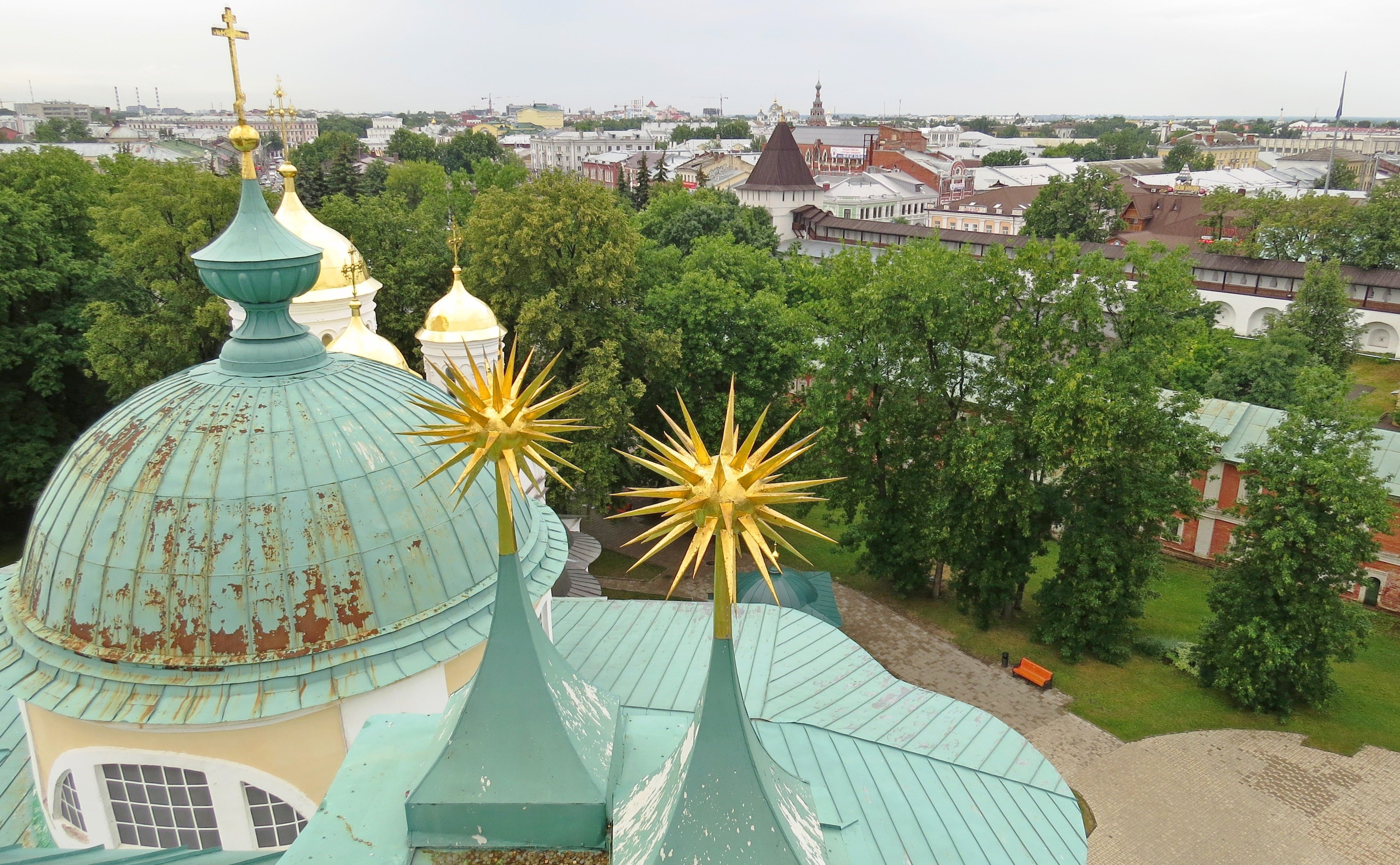 Купить крышу ярославль. Купола Рязань. Купол Новокузнецк. Ярославль купола. Купол на крыше.