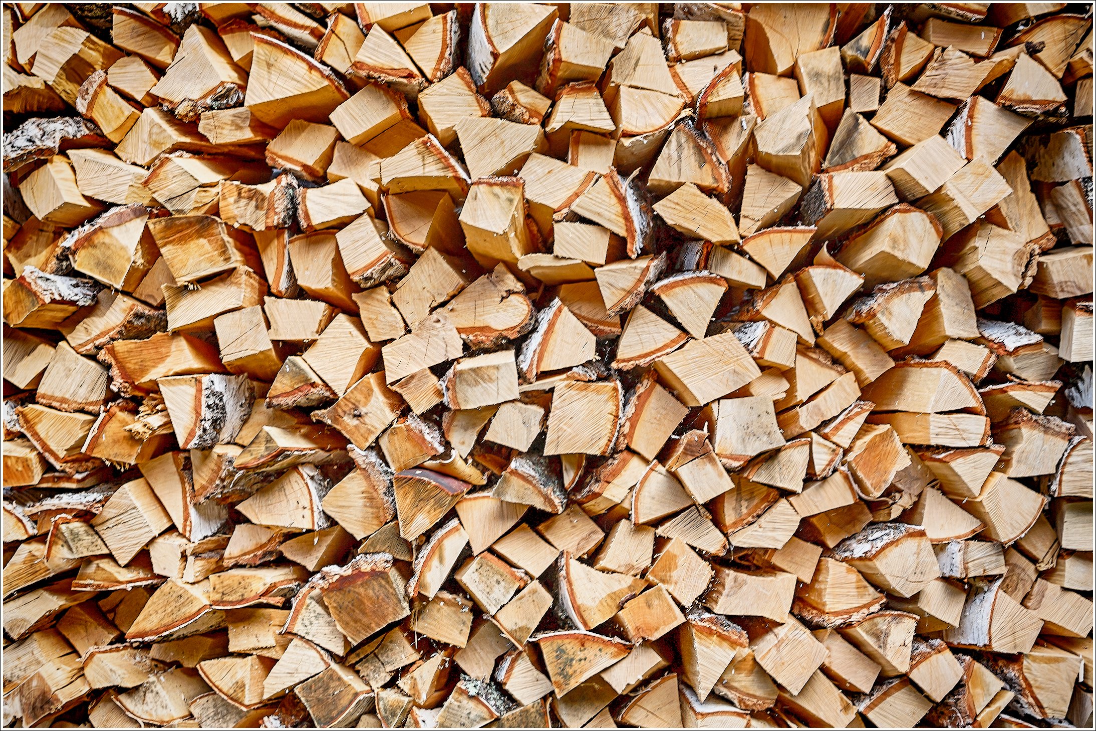 Купить дрова от производителя. Березовые дрова. Березовые дрова колотые 6 кубов. Березовые дрова на Руси. Дрова берёзовые колотые.