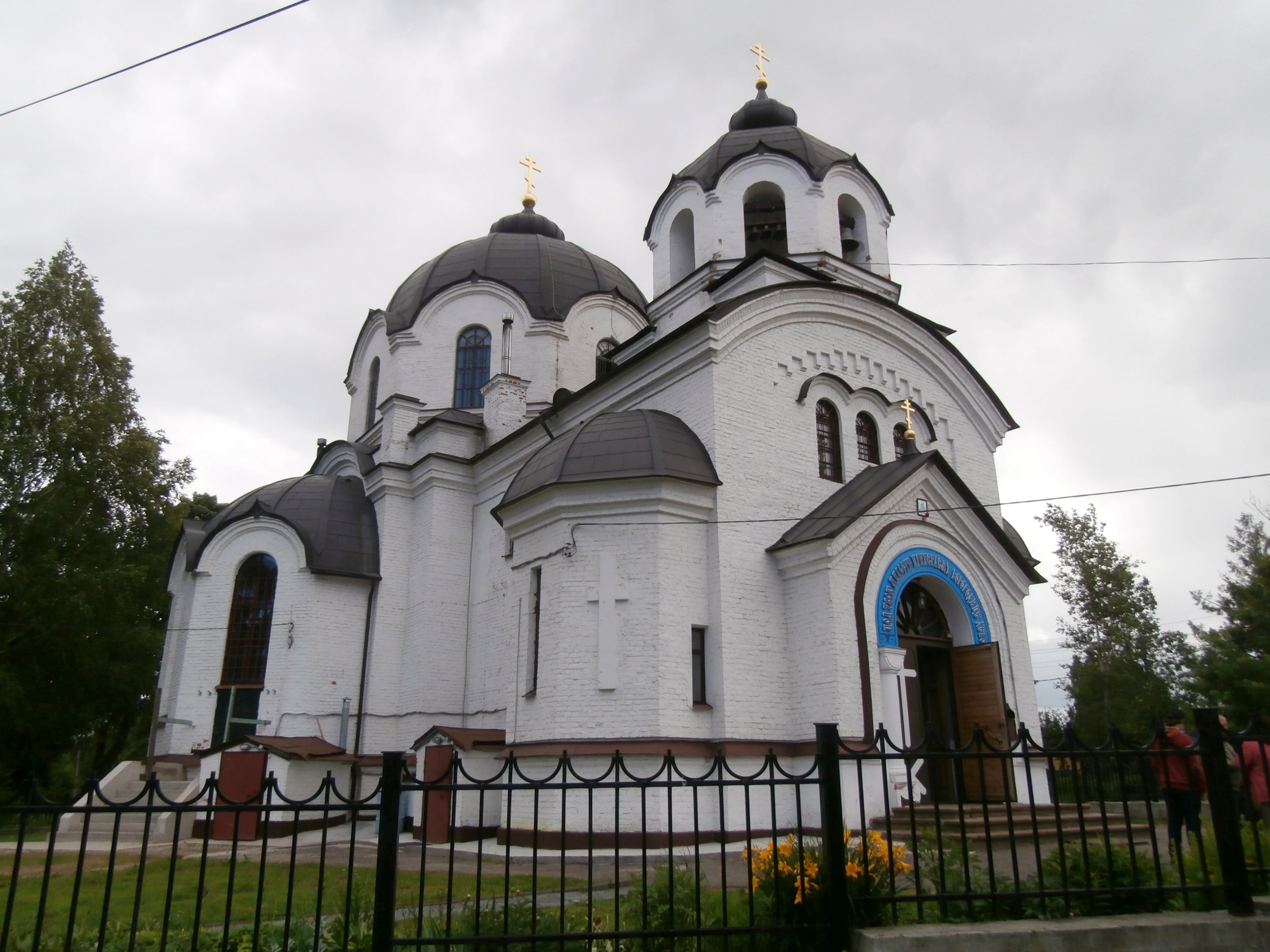 Ул луговая церковь. Казанская Церковь Латное. Церковь Казанская городе Луга.