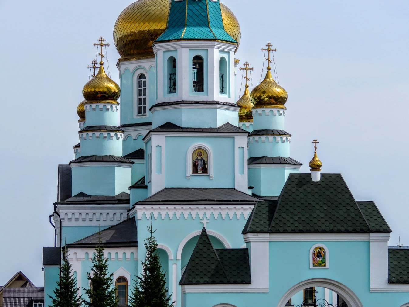 Храм сергия. Храм Сергия Радонежского Белгород. Церковь Сергия Радонежского Саратов. Храм Сергия Радонежского Кемерово. Храм Сергия Радонежского Волгоград зима.