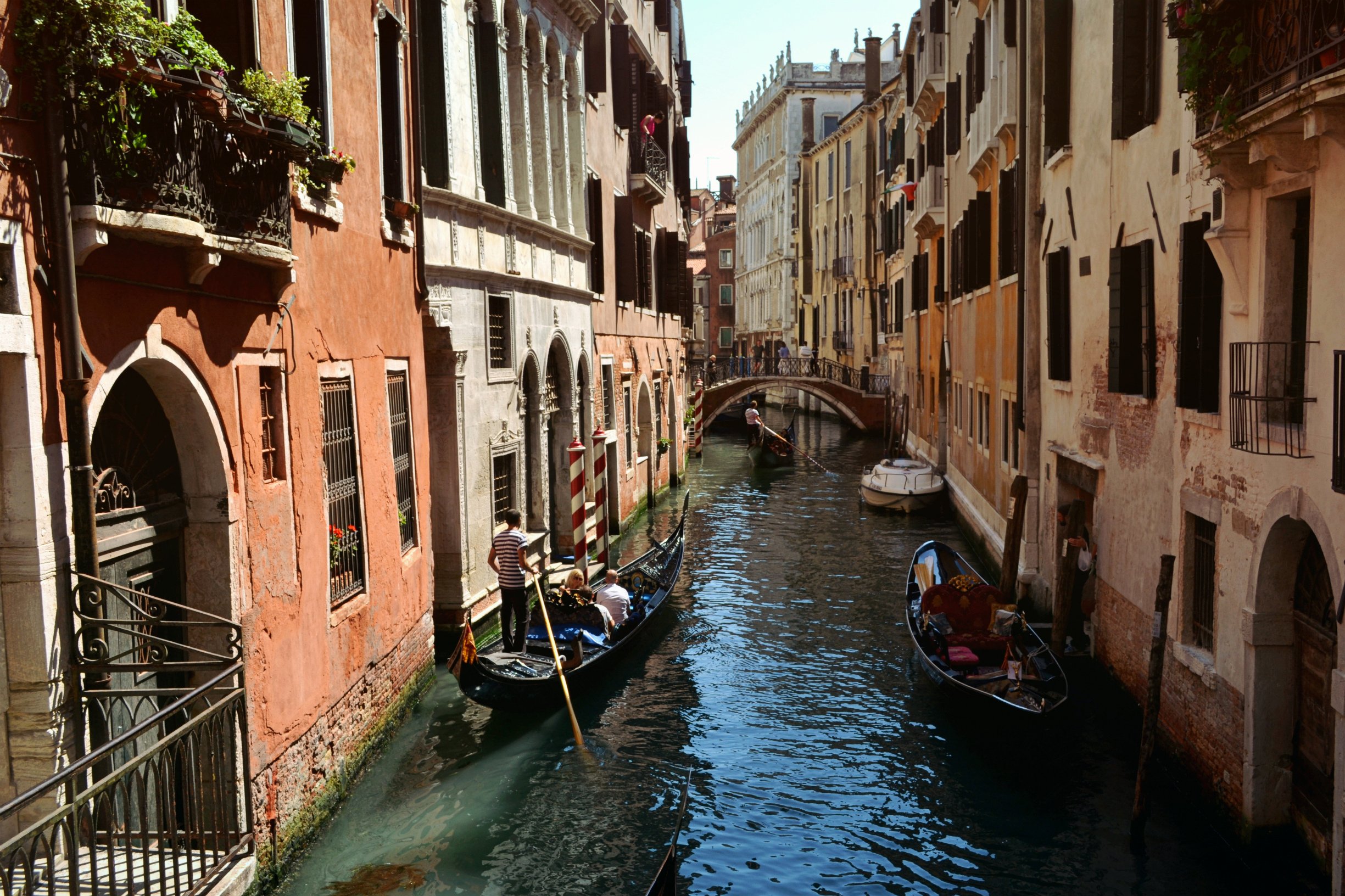 Гондола улочки Венеции