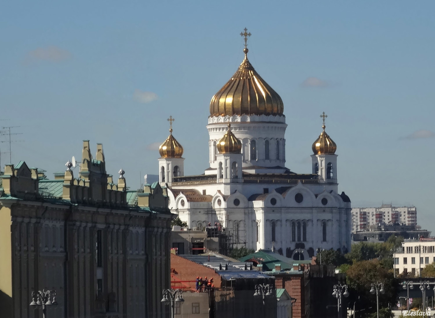 вид на храм христа спасителя с кремля