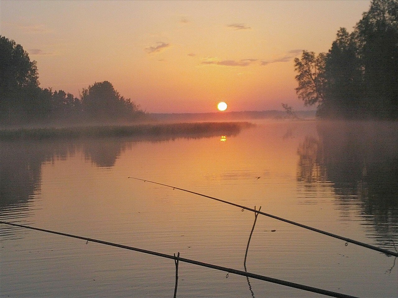 Рассвет на рыбалке