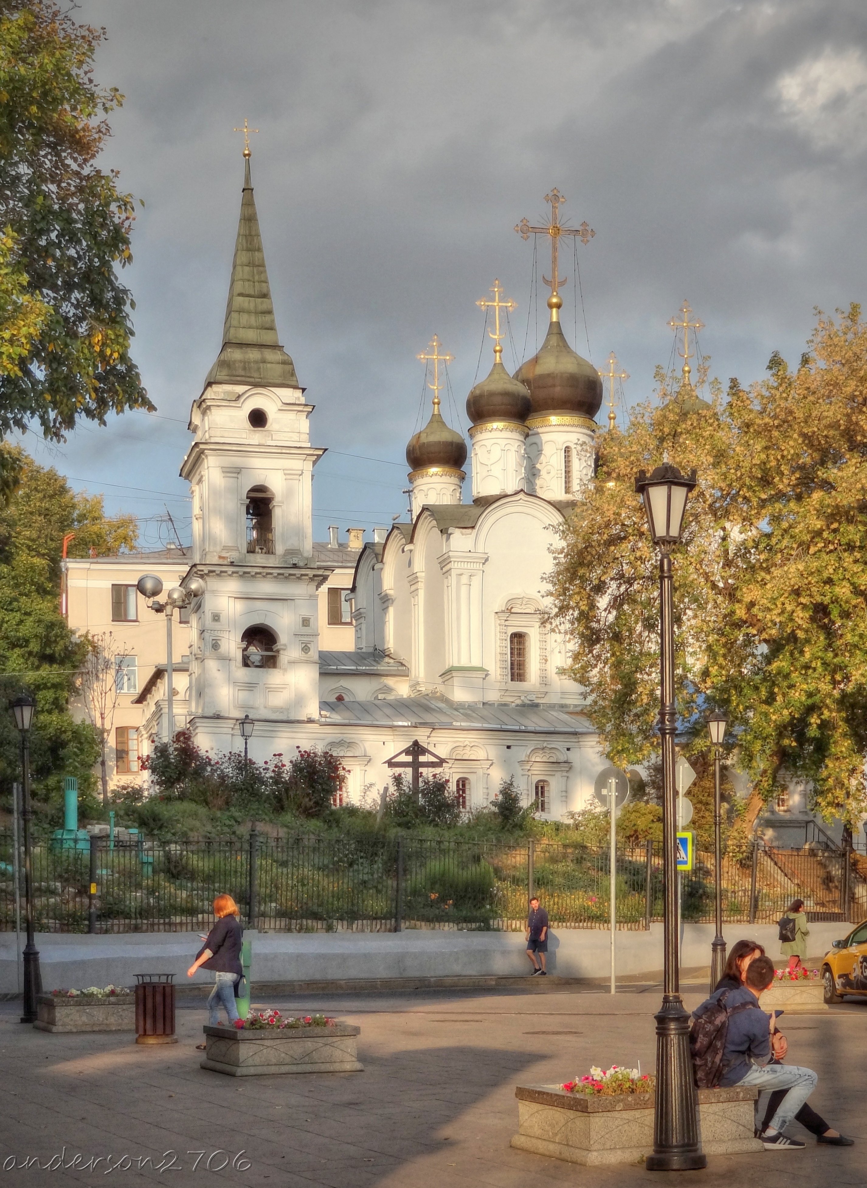 Церковь князя владимира москва. Храм Святого Владимира в старых Садех Москва. Москва храм св князя Владимира. Церковь Владимира равноапостольного в старых Садех. Храм Владимира в Москве равноапостольного.