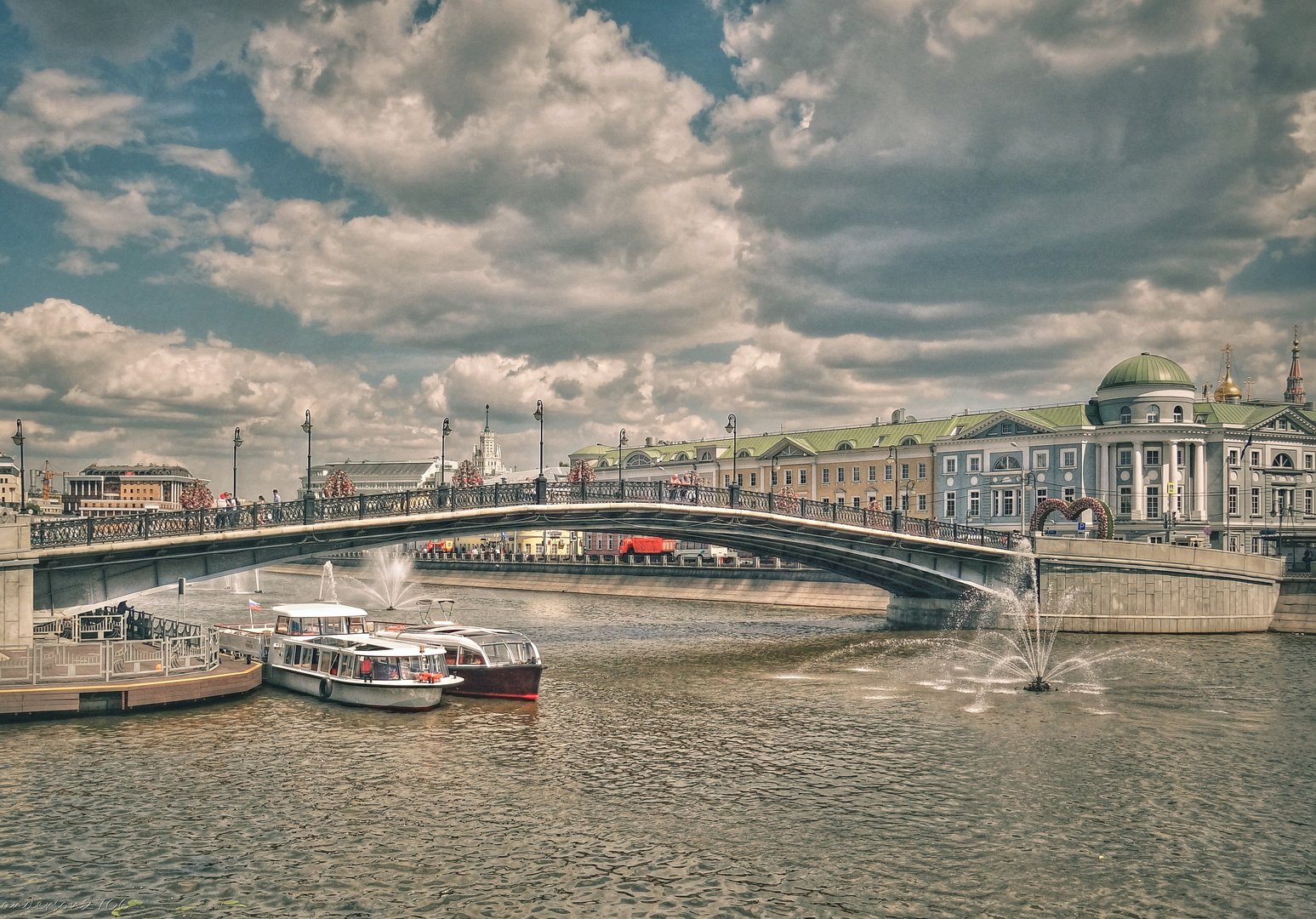 Лужков мост в москве