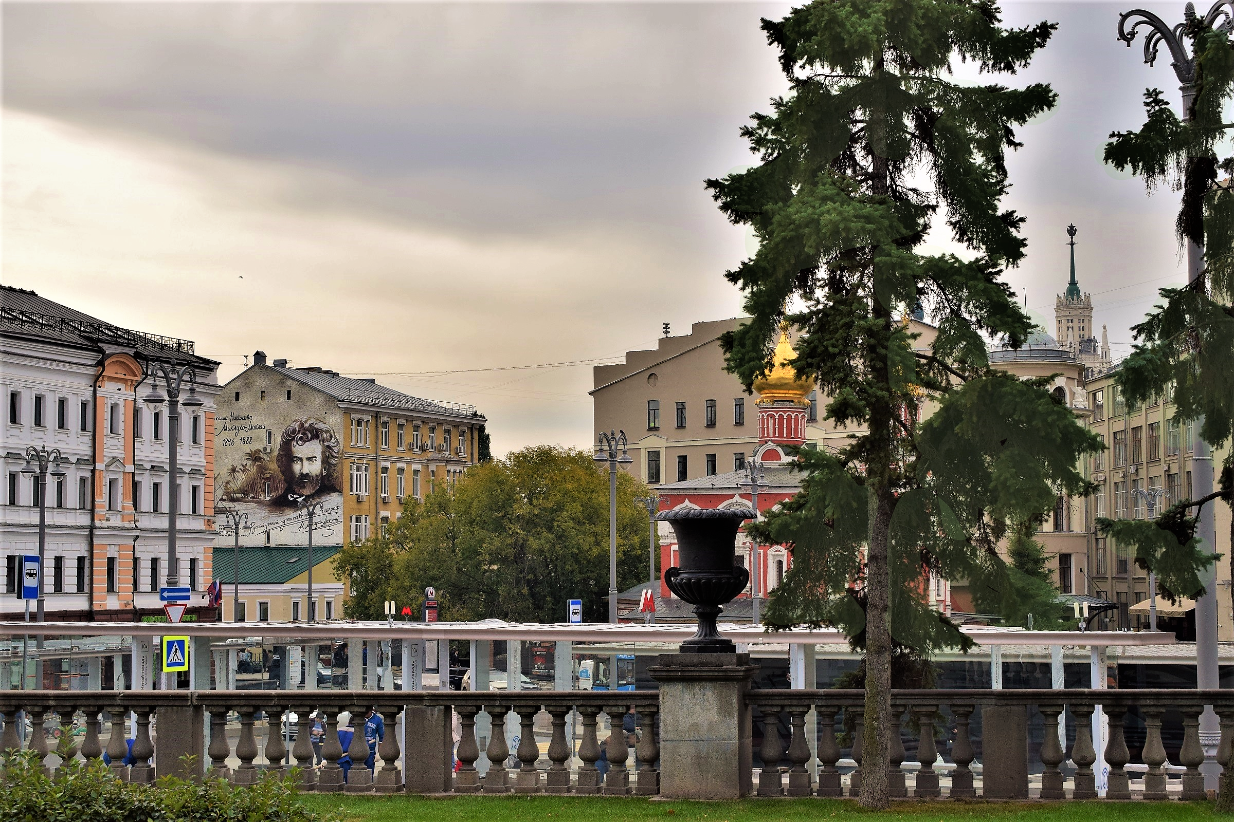 Славянская площадь фото. Славянская площадь.