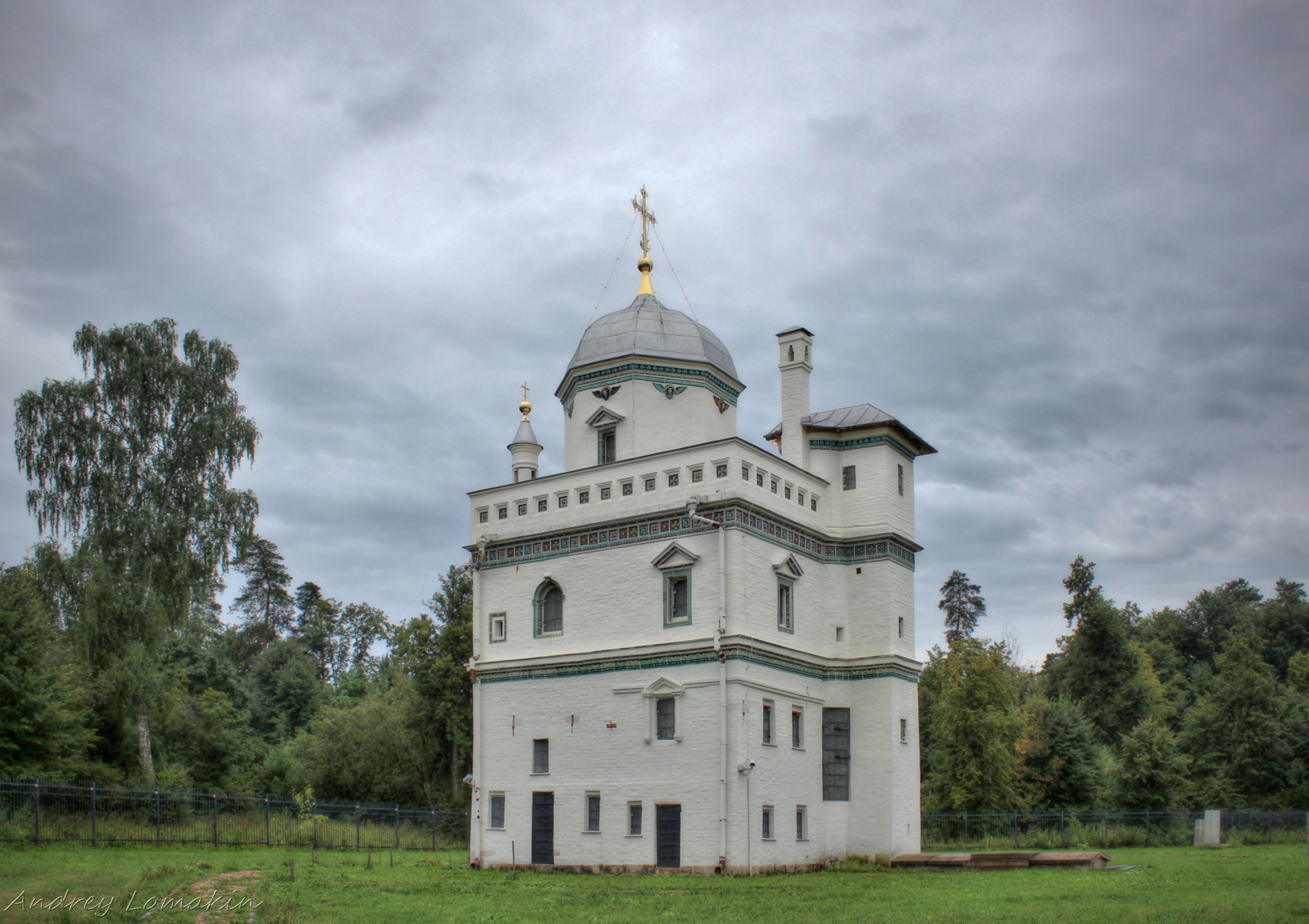 Никоновский монастырь. Скит Патриарха Никона Истра. Скит Патриарха Никона. Церковь Никона в Истре. Скит Патриарха ННИКОНА вид с вертолёта.