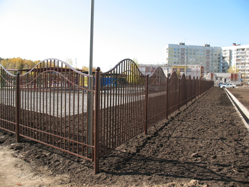 Ограда вокруг детского сада