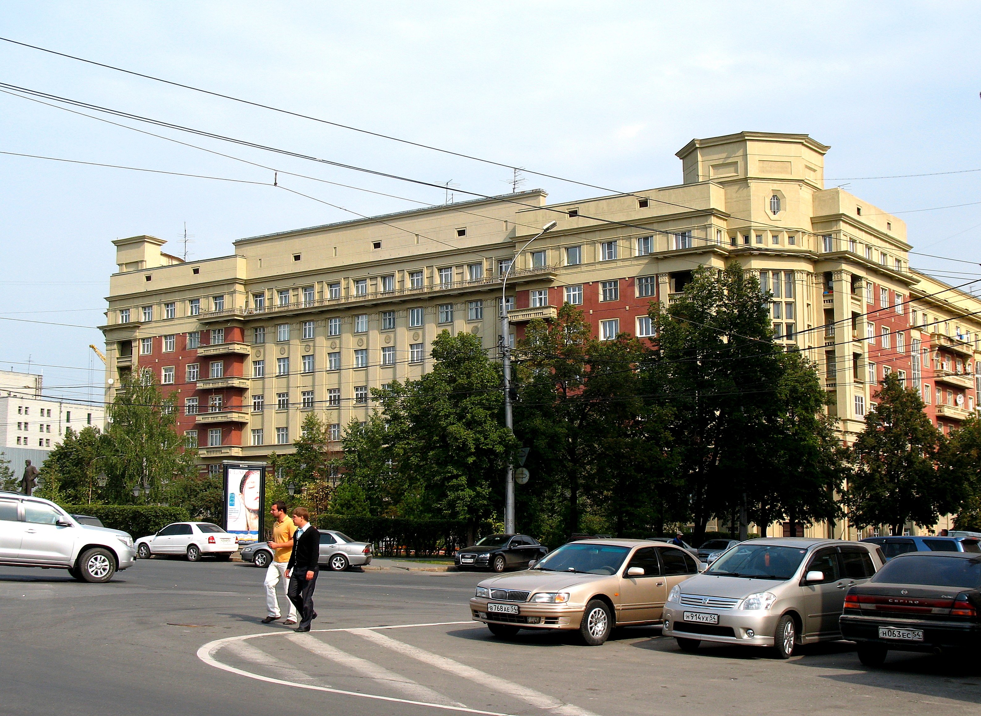 Стоквартирный дом фото внутри