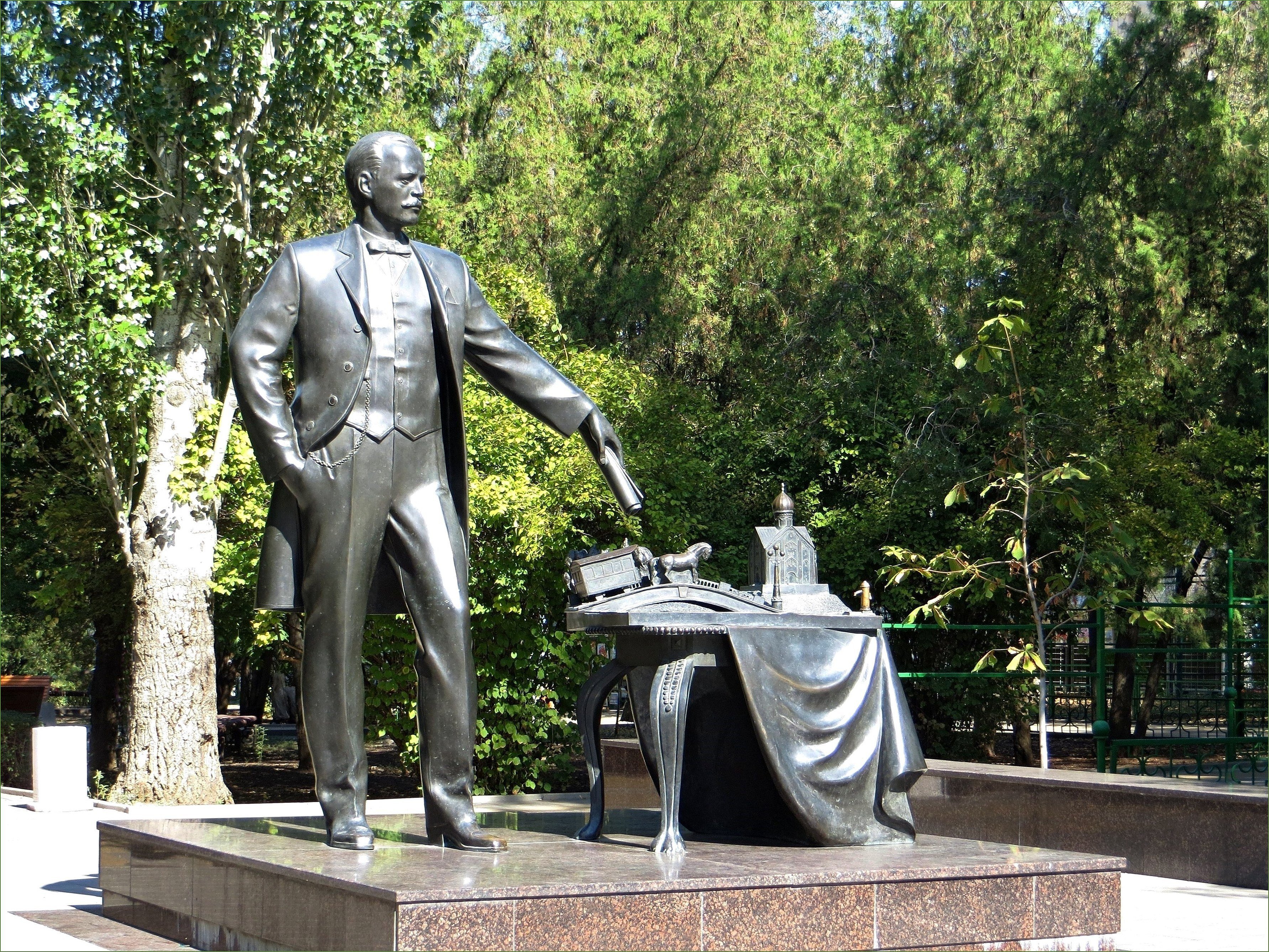 Памятник Байкову в Ростове на Дону