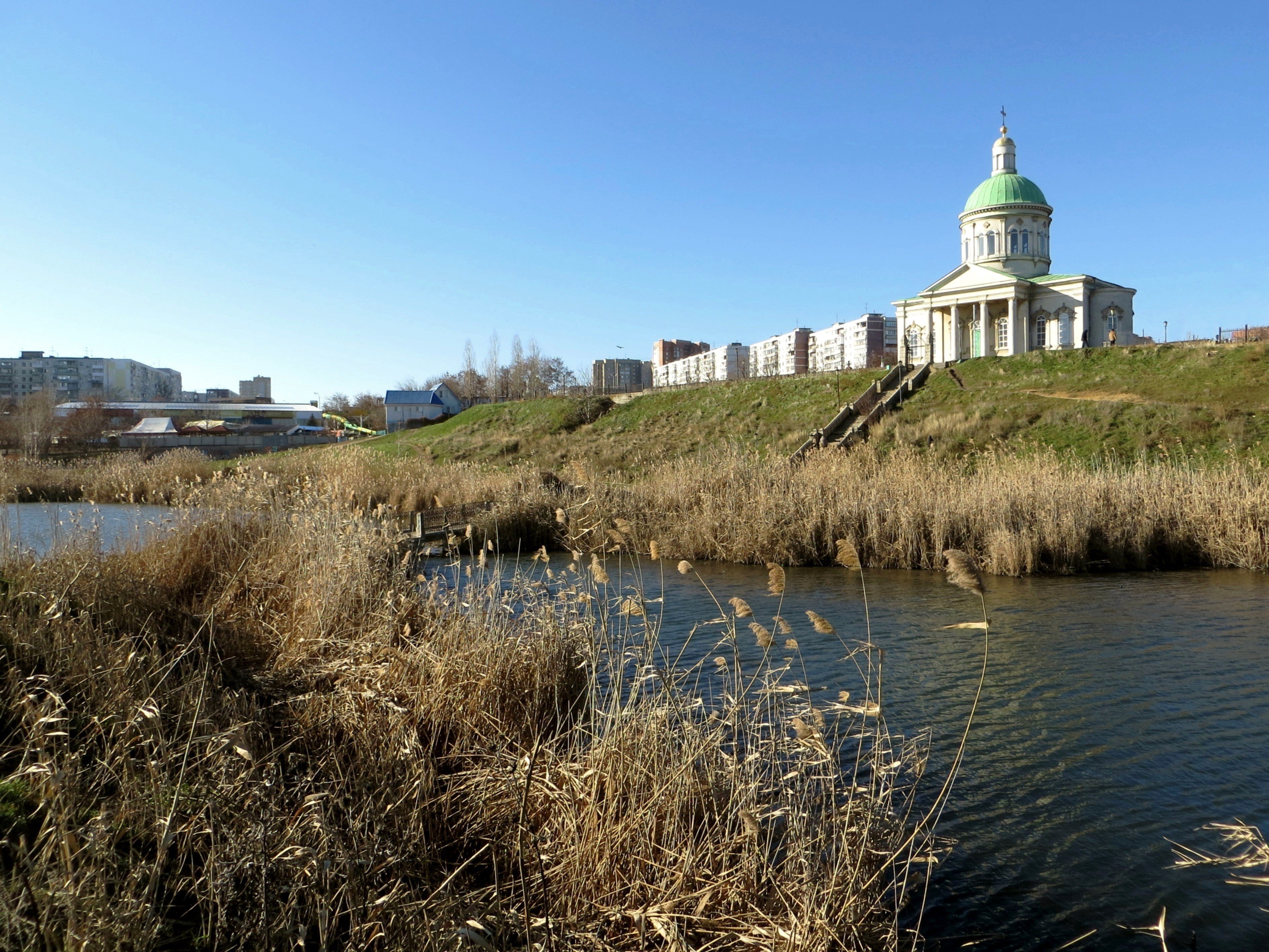 Сурб хач фото. Церковь Сурб-хач в Ростове-на-Дону. Церковь монастыря Сурб-хач Ростов на Дону. Церковь монастыря Сурб-хач (Святой крест). 1786-1792.. Церковь Сурб-хач на территории бывшей Нахичевани в Ростове-на-Дону.