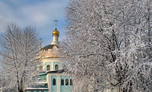 храм в зимнем убранстве