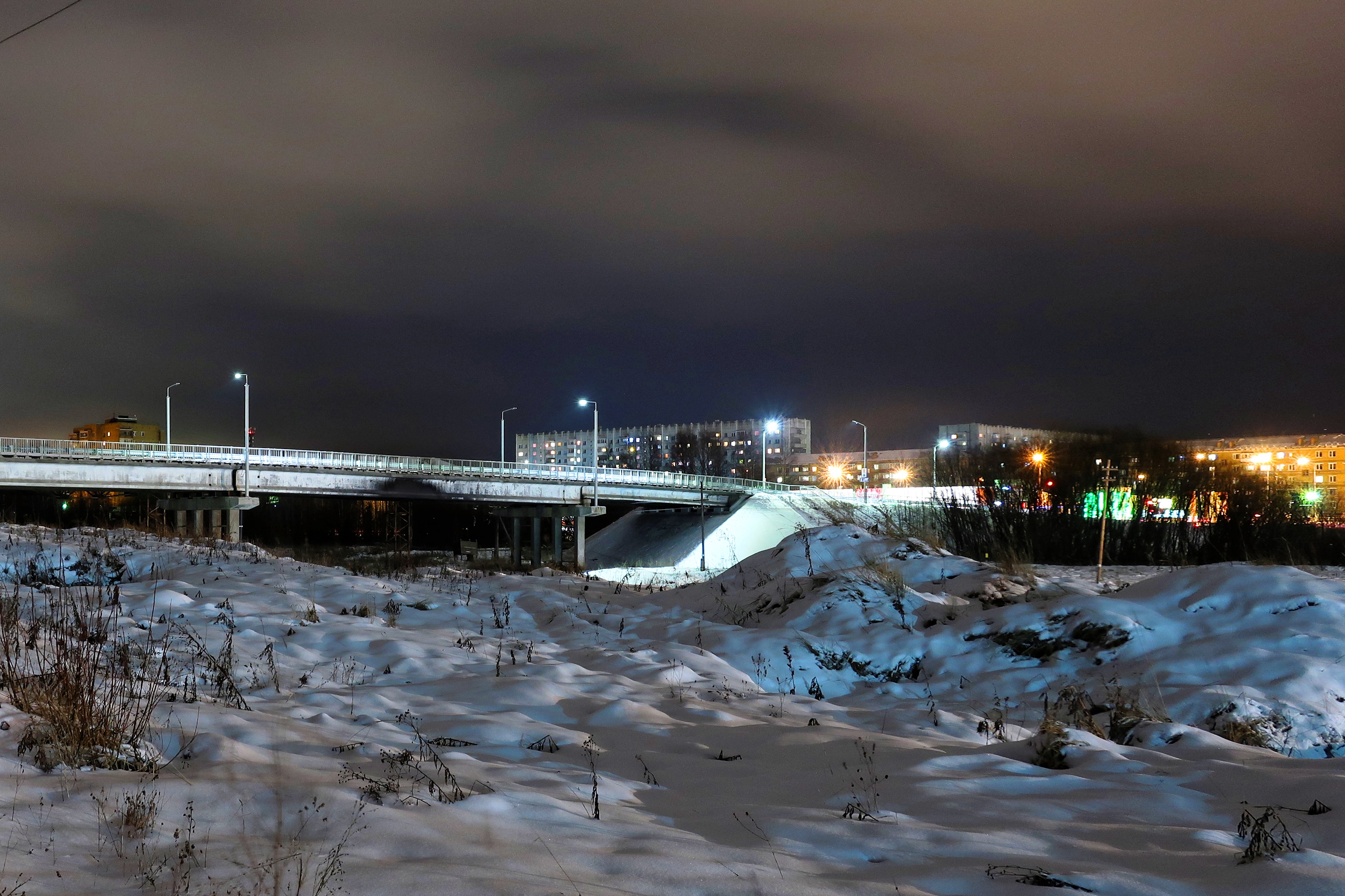 Сосногорск железнодорожная. Зимняя Сызрань. Метромост Казань. Кремль Сызрань зима. Преображенский метромост.