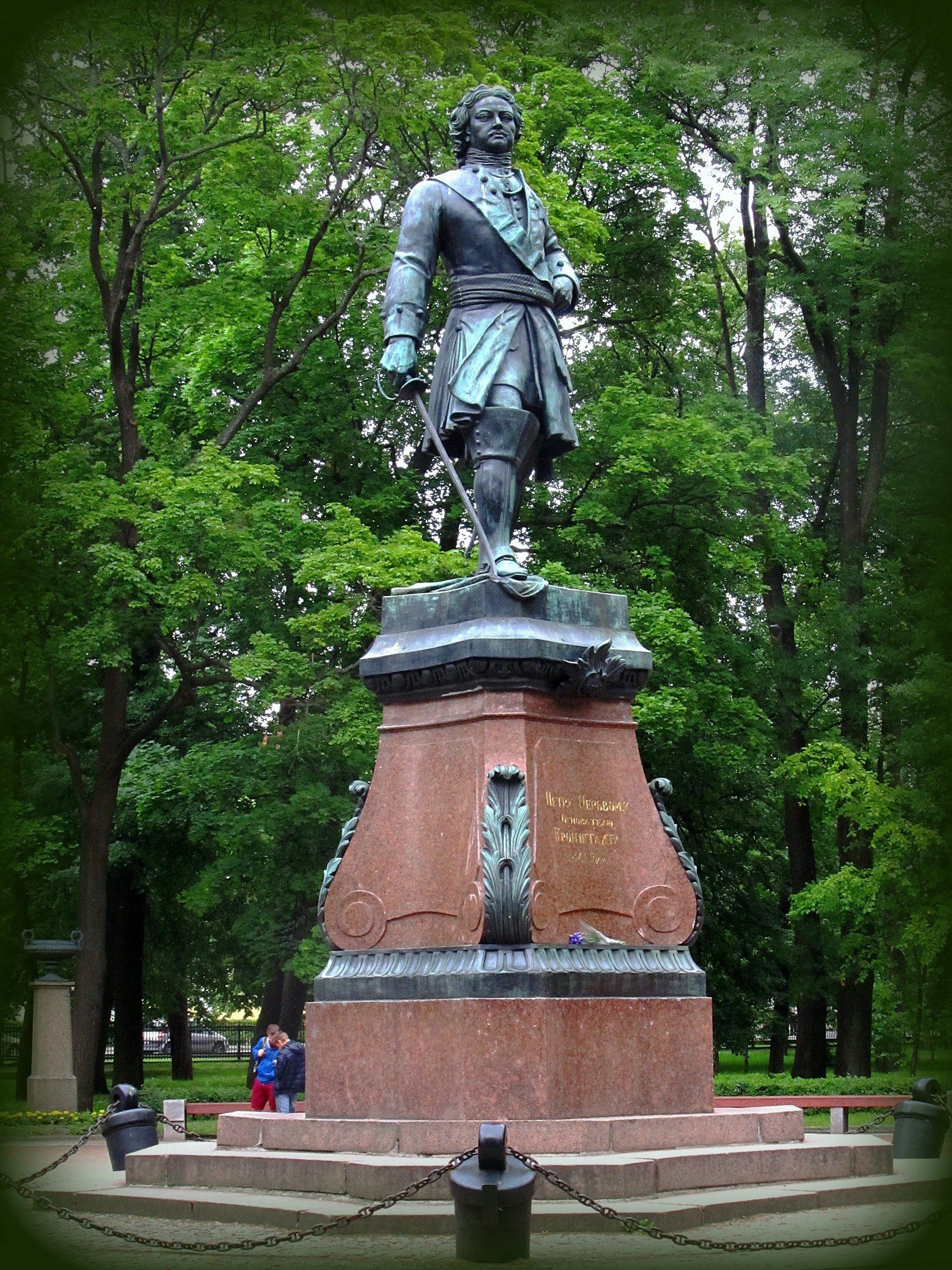 Памятник Петру 1 в Кронштадте