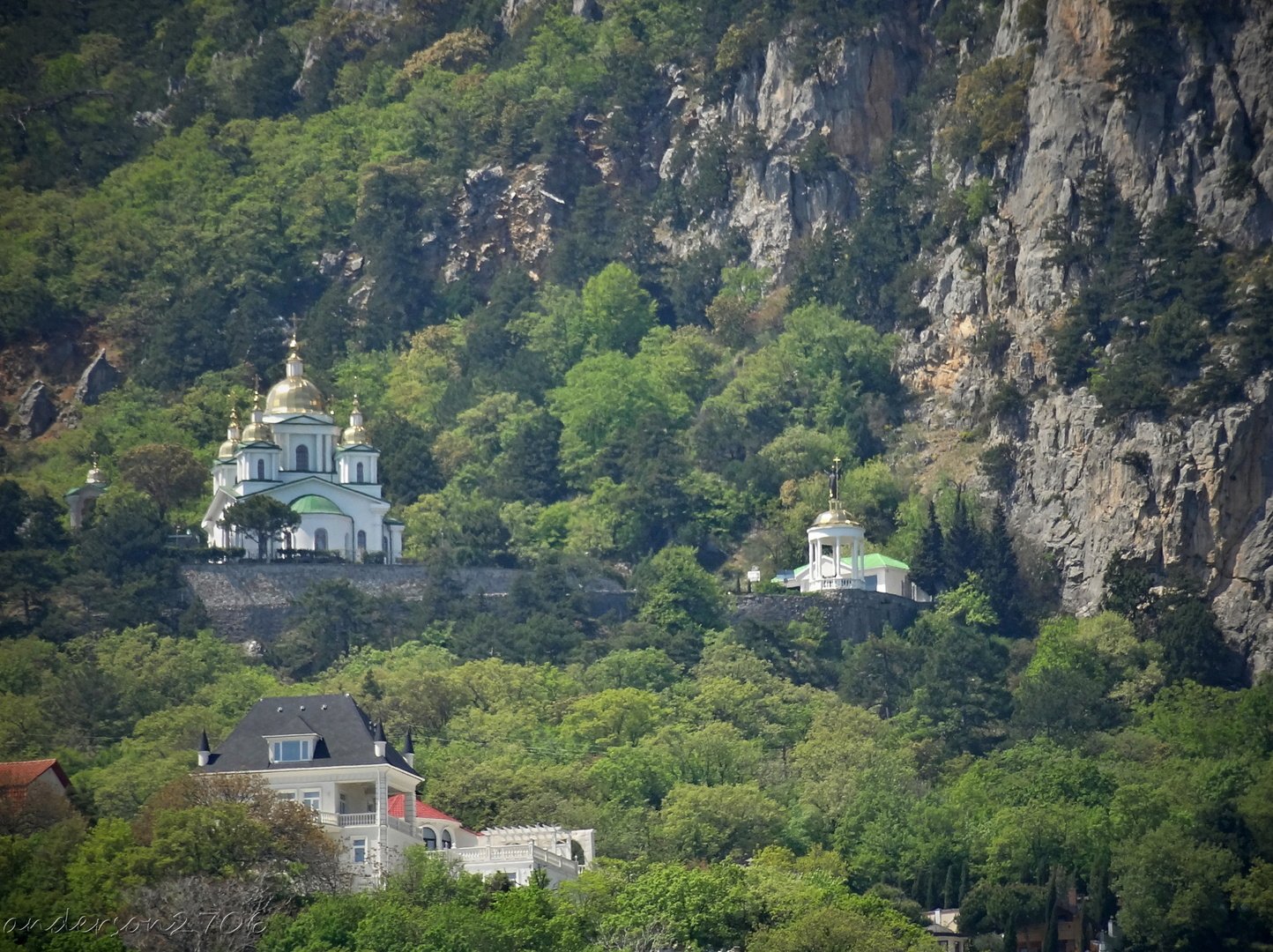 Храм Архангела Михаила в Гаспре