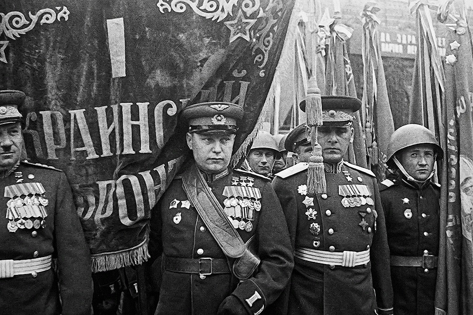 Евгений Халдей парад Победы на красной площади