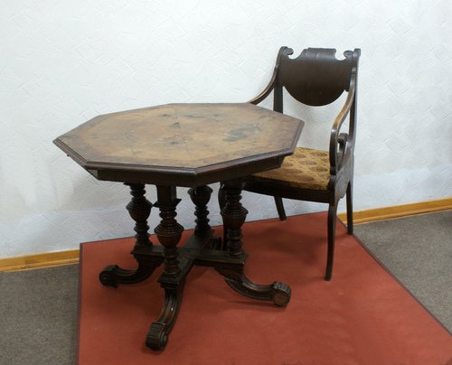 мебель в Козельском краеведческом музее