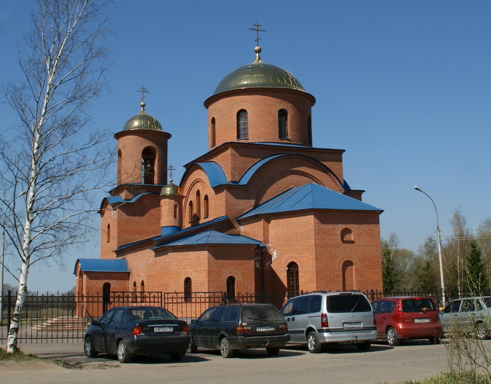 Храм лазаря сургут. Храм на Западном кладбище Великого Новгорода. В Западном кладбище Новгородская область. Рождественское кладбище Великий Новгород. Вел Новгород кладбище на Городке Церковь разрушенная.