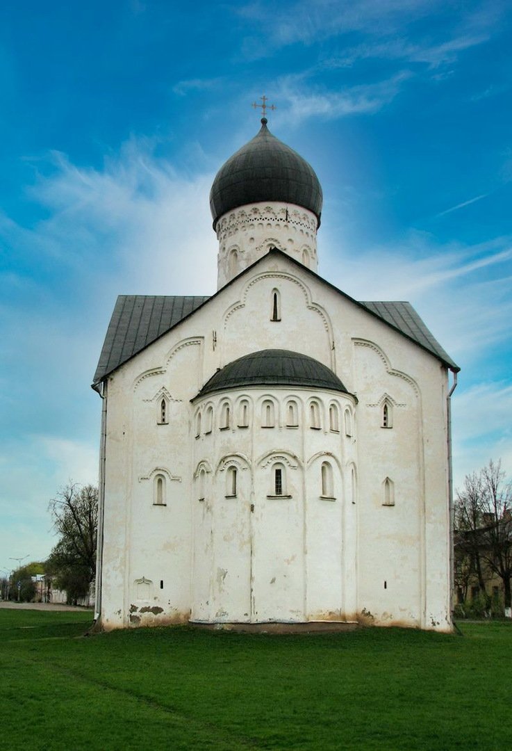 Фасаде церкви Спаса Преображения