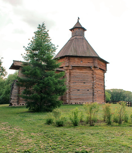 Моховая башня Сумского острога в музее-усадьбе Коломенское