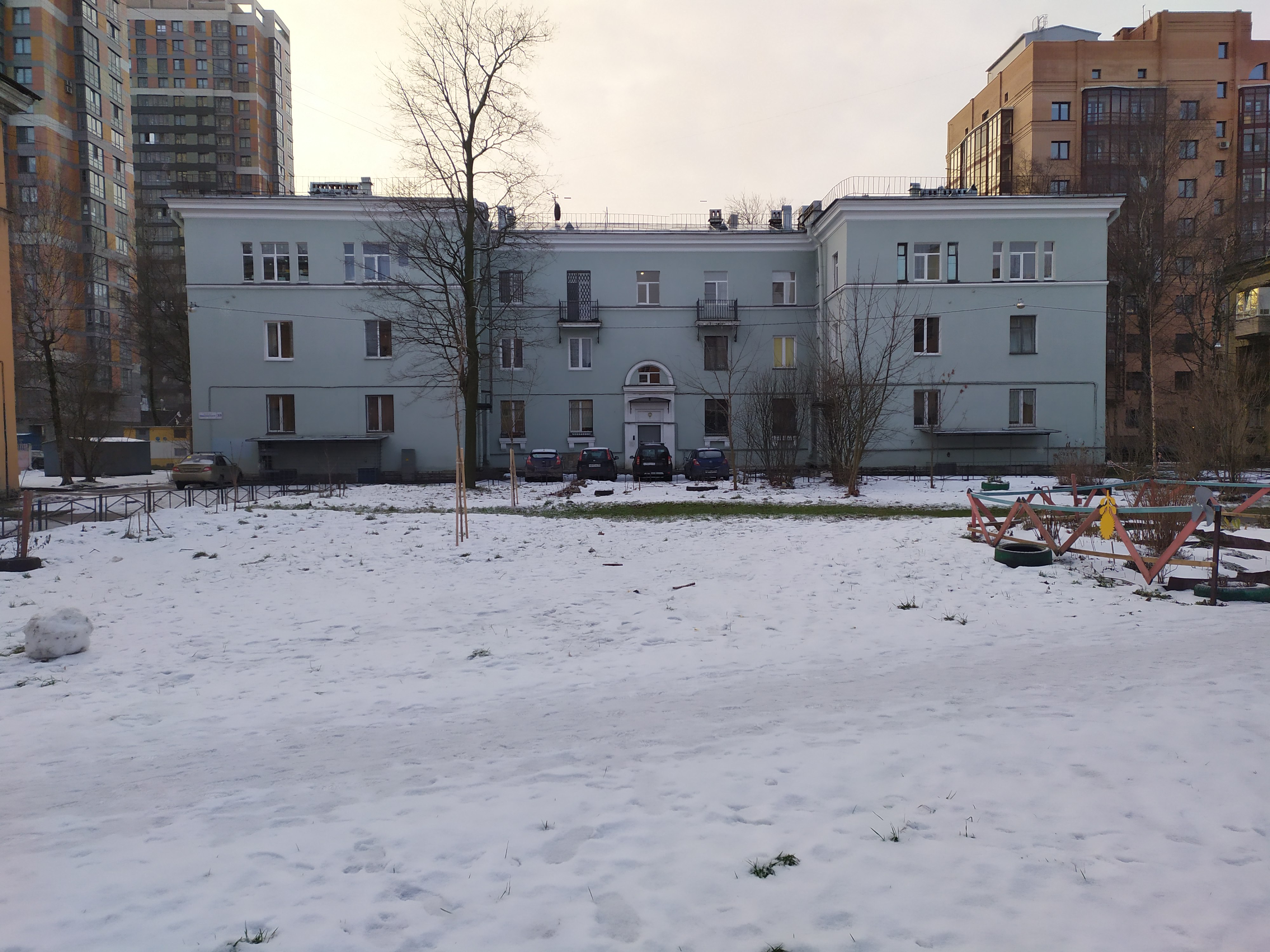 ул. Ольминского 33