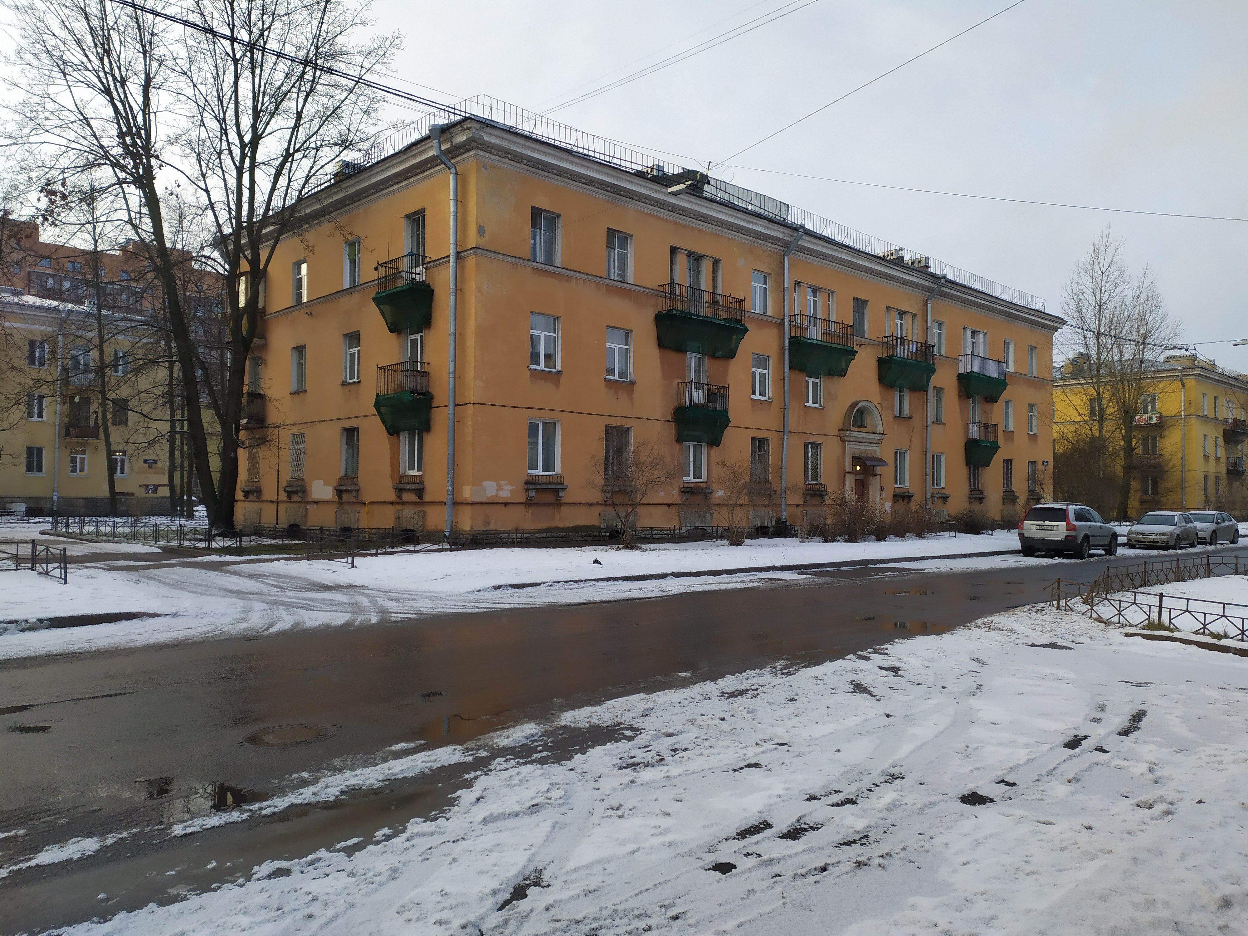 ул. Пинегина 5