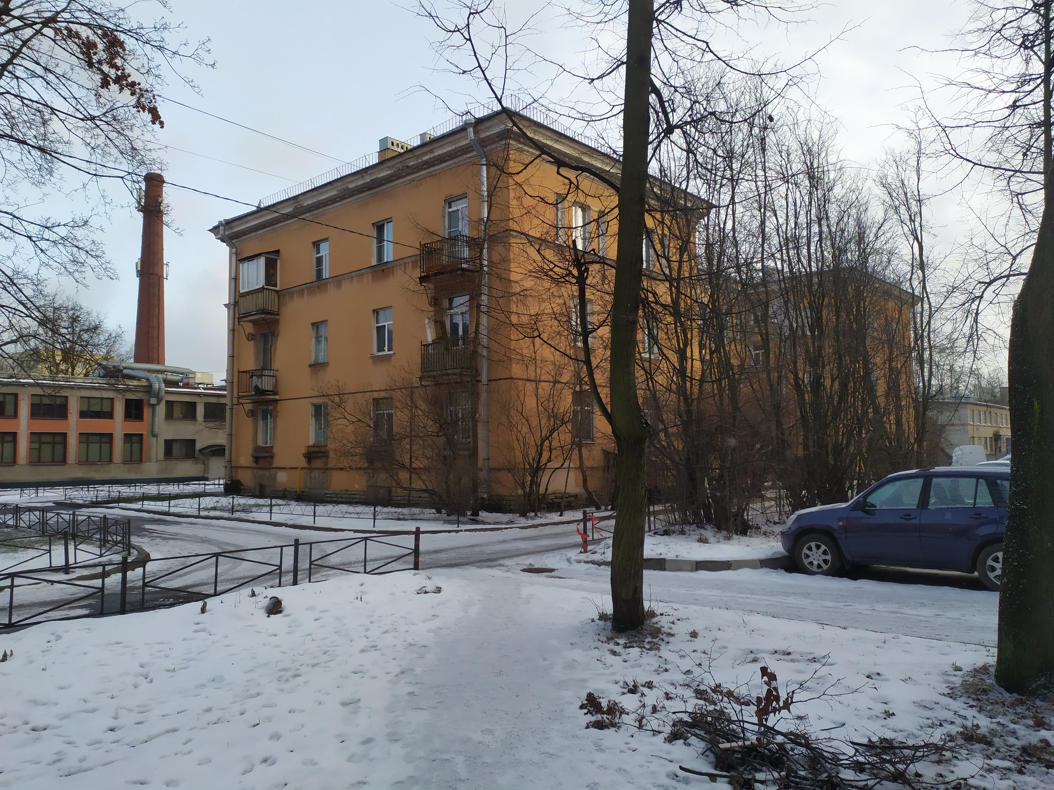 ул. Пинегина 9