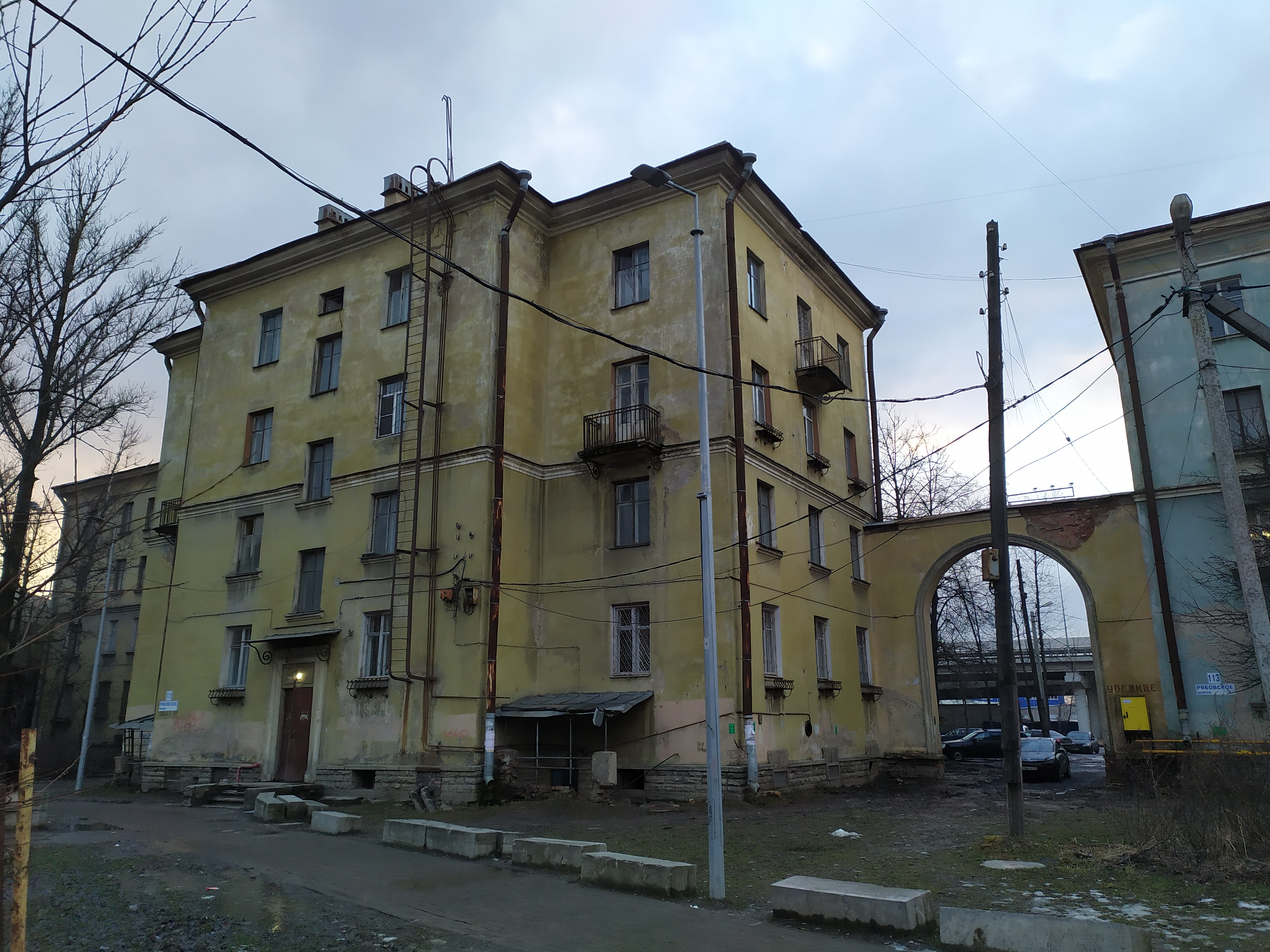 Рябовское шоссе 111