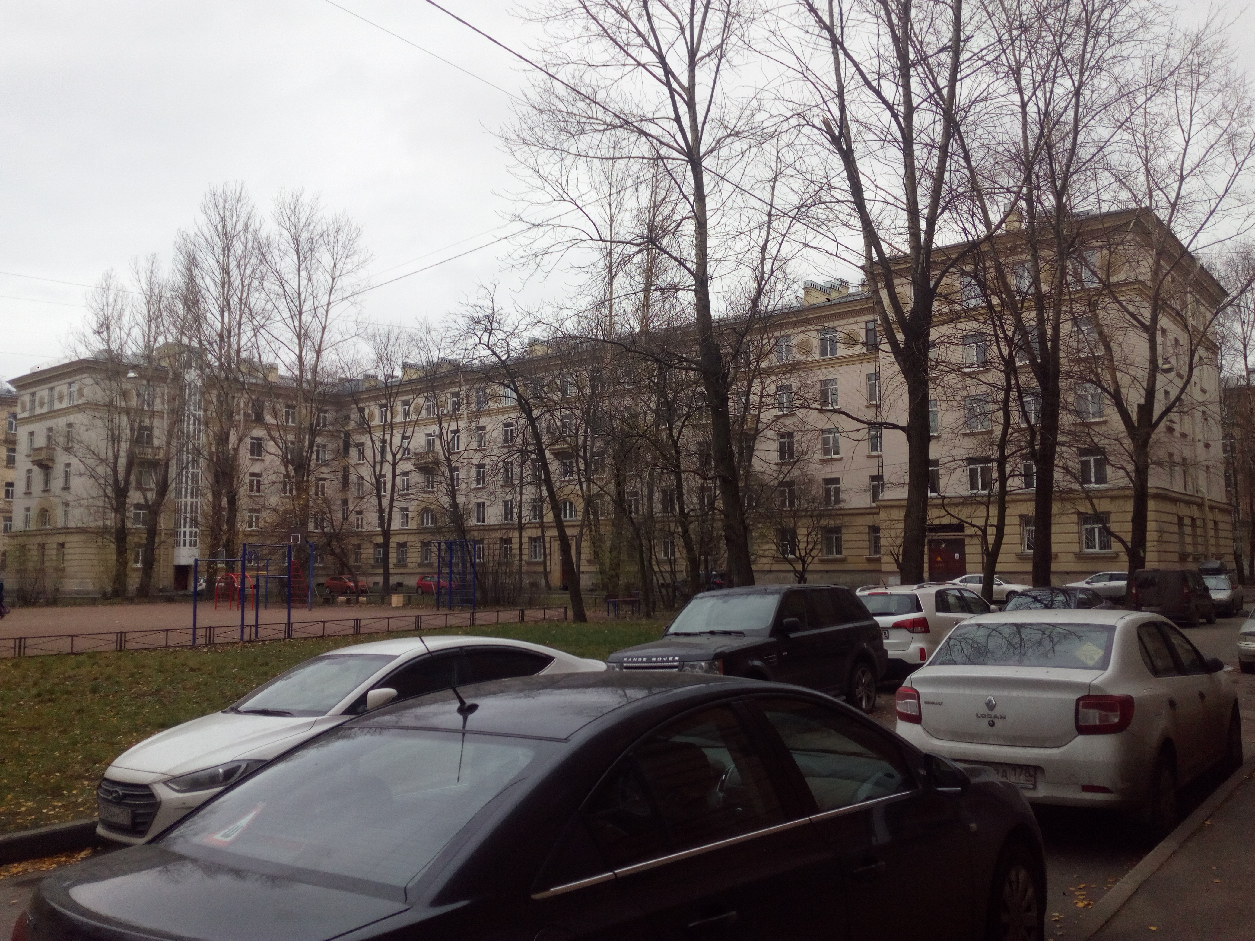 ул. Полярников 7