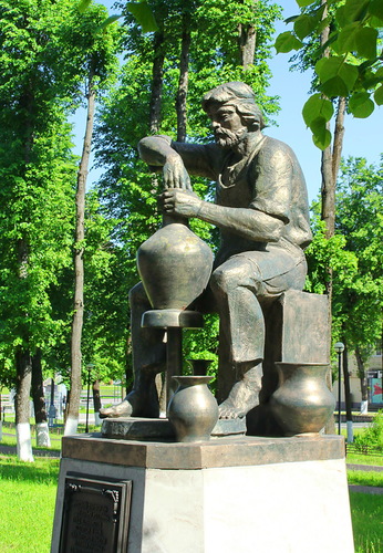 скульптура Фигура гончара за работой