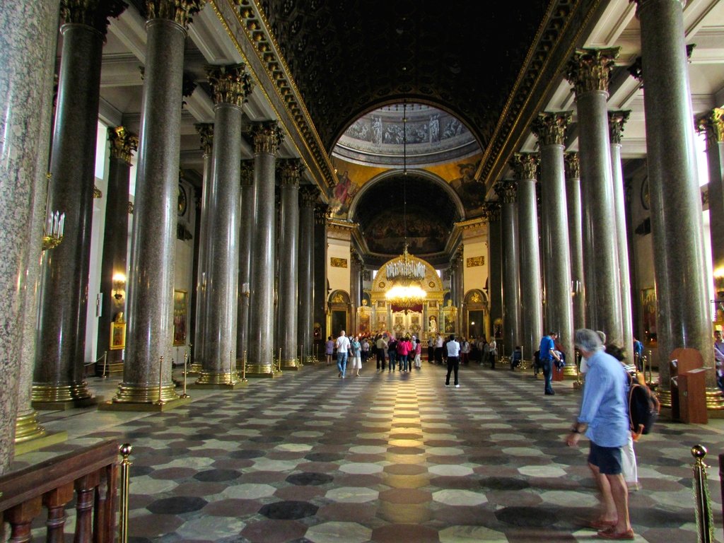 казанский собор колонны внутри